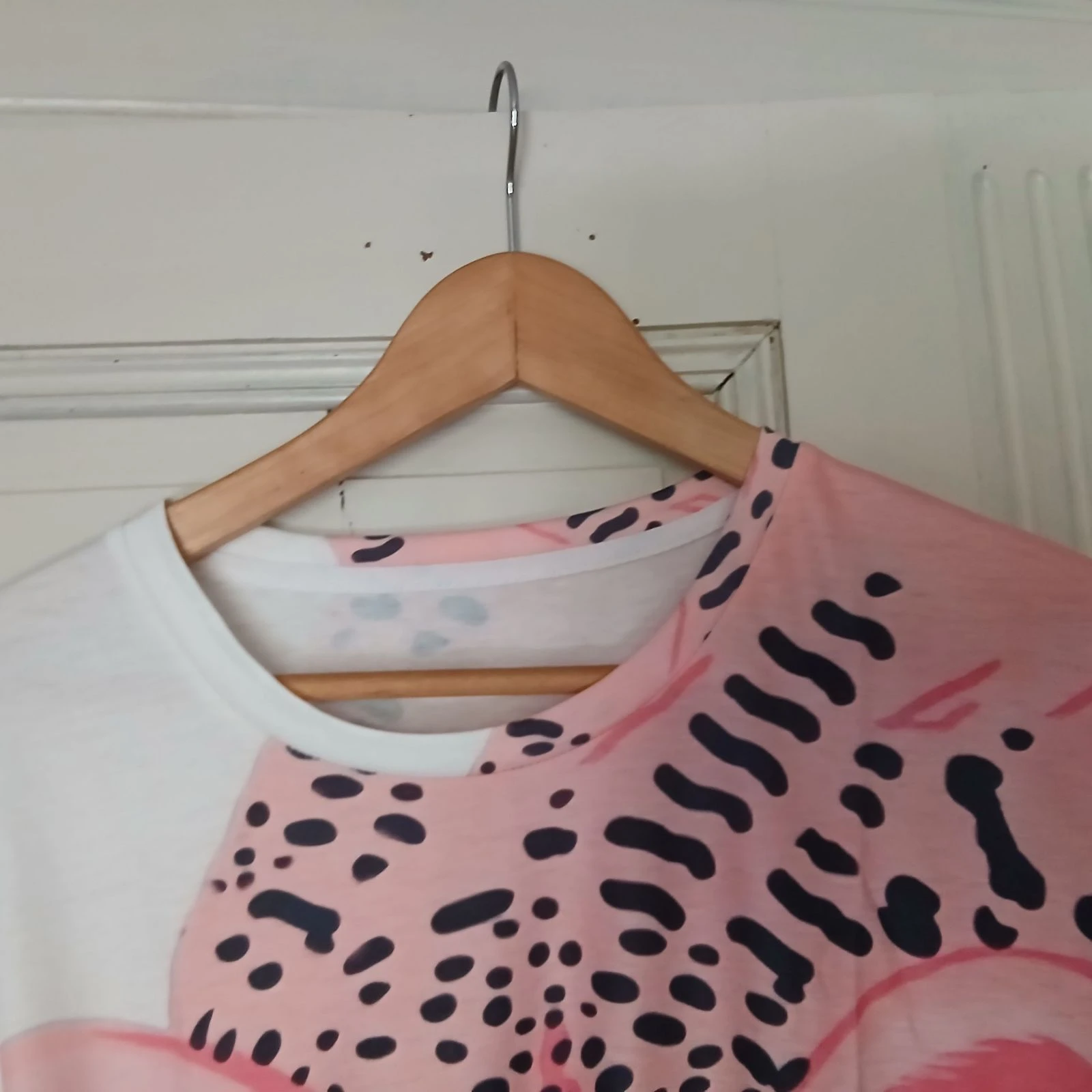 T-shirt Original con Estampado de Leopardo Rosa Blanco – Talla XXL – photo 6